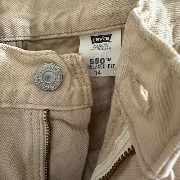 Y2K Vintage Levi’s 550 Relaxed Fit 34 Waist 10” Tan Denim Shorts VG Unisex fit - Picture 8 of 13